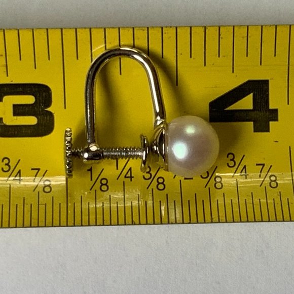 Cultra Vintage Cultured Pearl Screw Back Earrings - Picture 4 of 4